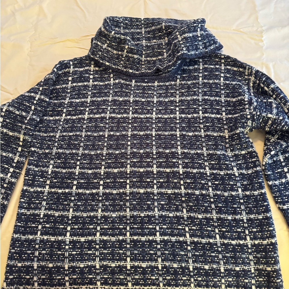 Women’s cozy turtleneck sweater